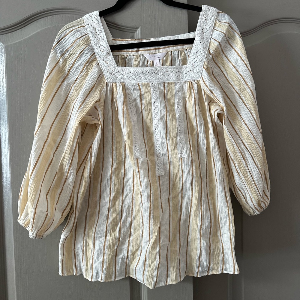 Women’s summer blouse
LC Lauren Conrad
Size S
Yellow and White 
100% Cotton
